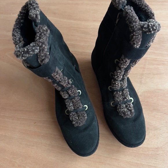 Stuart Weitzman lace/zip up faux fur shearling black suede boots 7.5 buckle EUC - Picture 4 of 11